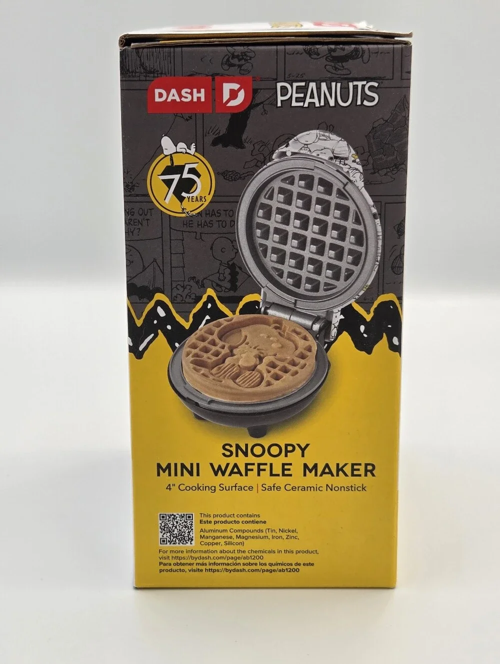 Dash X Peanuts Snoppy Mini Waffle Maker NIB